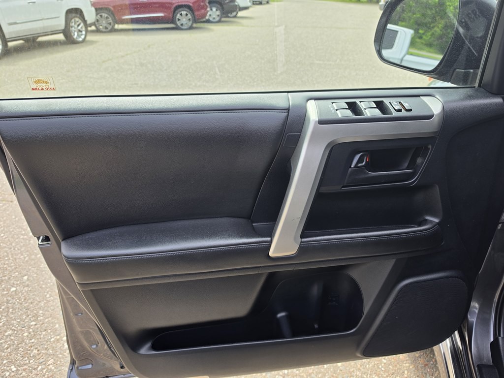 2011 Toyota 4Runner Image 9