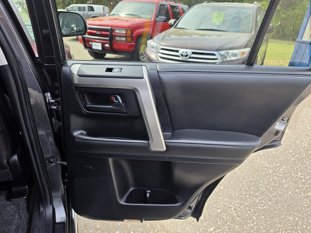2011 Toyota 4Runner Image 23