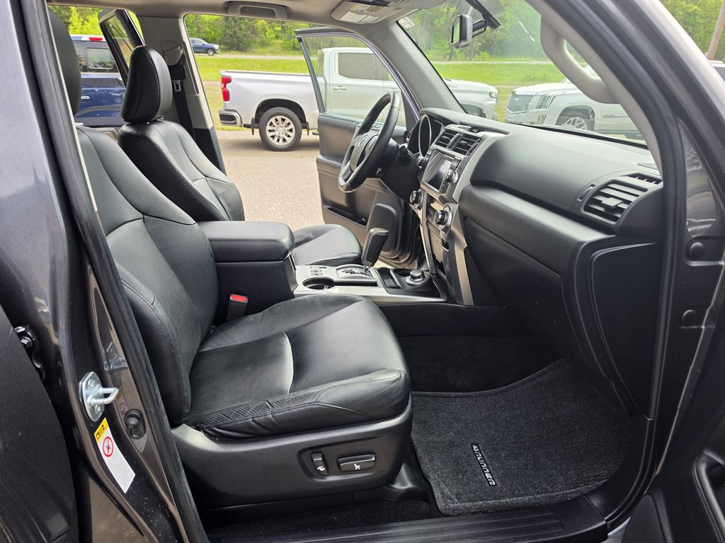 2011 Toyota 4Runner Image 24