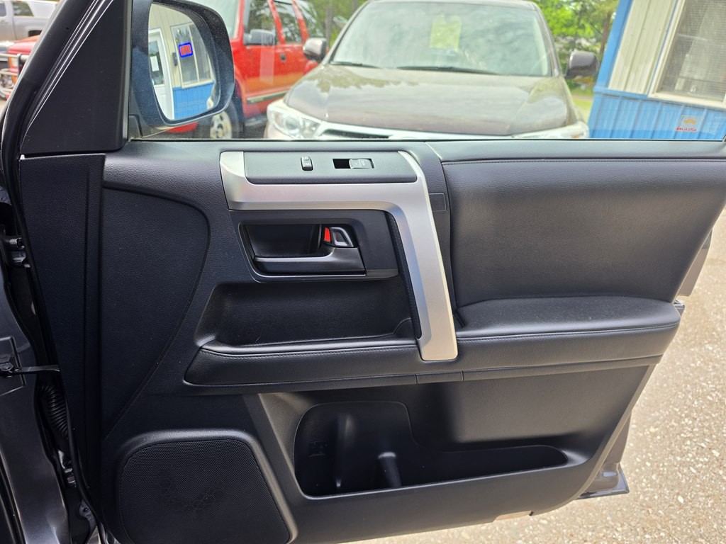2011 Toyota 4Runner Image 26