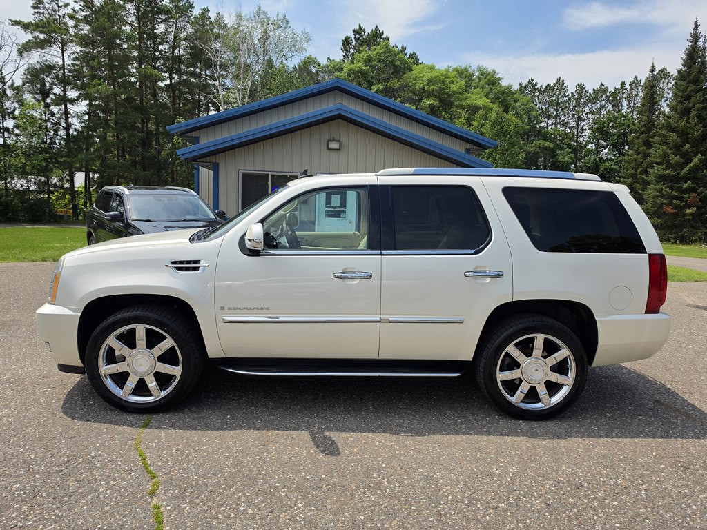 2007 Cadillac Escalade Image 2