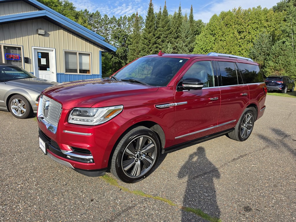 2019 Lincoln Navigator Image 2
