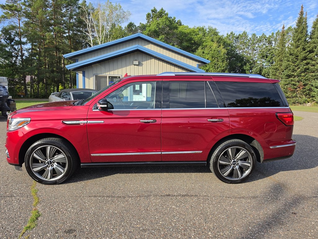 2019 Lincoln Navigator Image 3