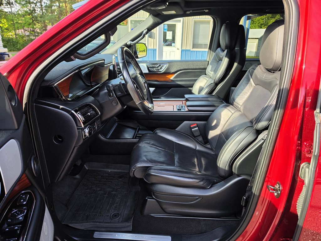 2019 Lincoln Navigator Image 12