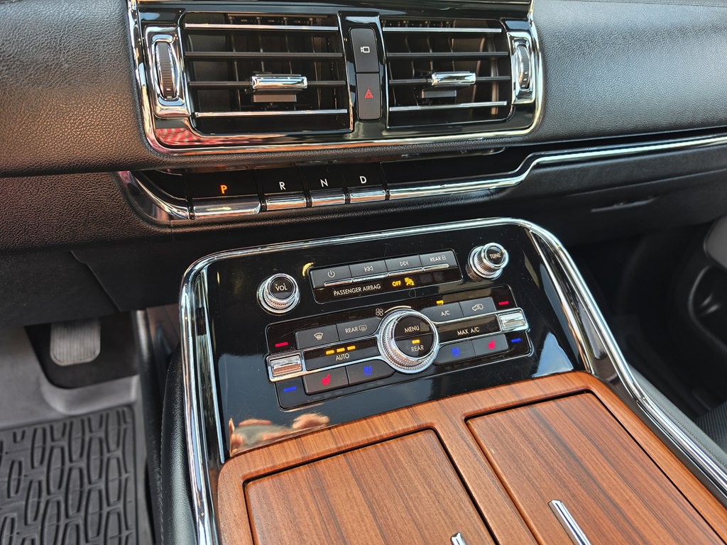 2019 Lincoln Navigator Image 15