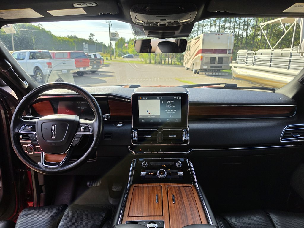 2019 Lincoln Navigator Image 18