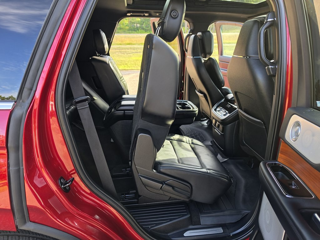 2019 Lincoln Navigator Image 24