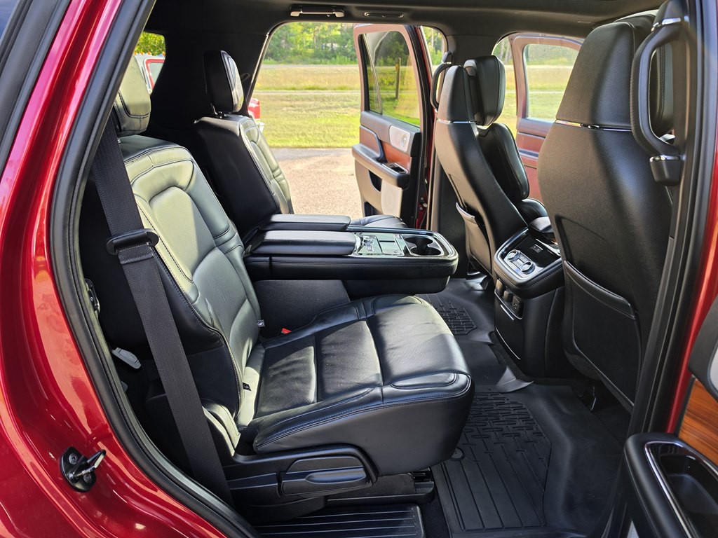2019 Lincoln Navigator Image 25