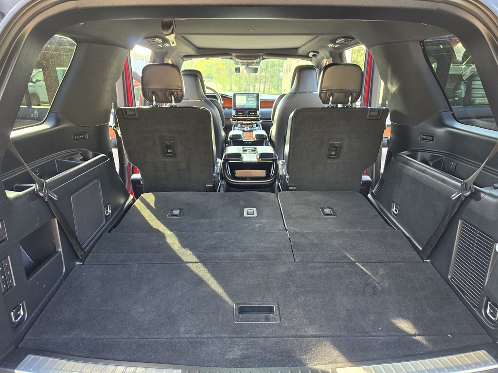 2019 Lincoln Navigator Image 32