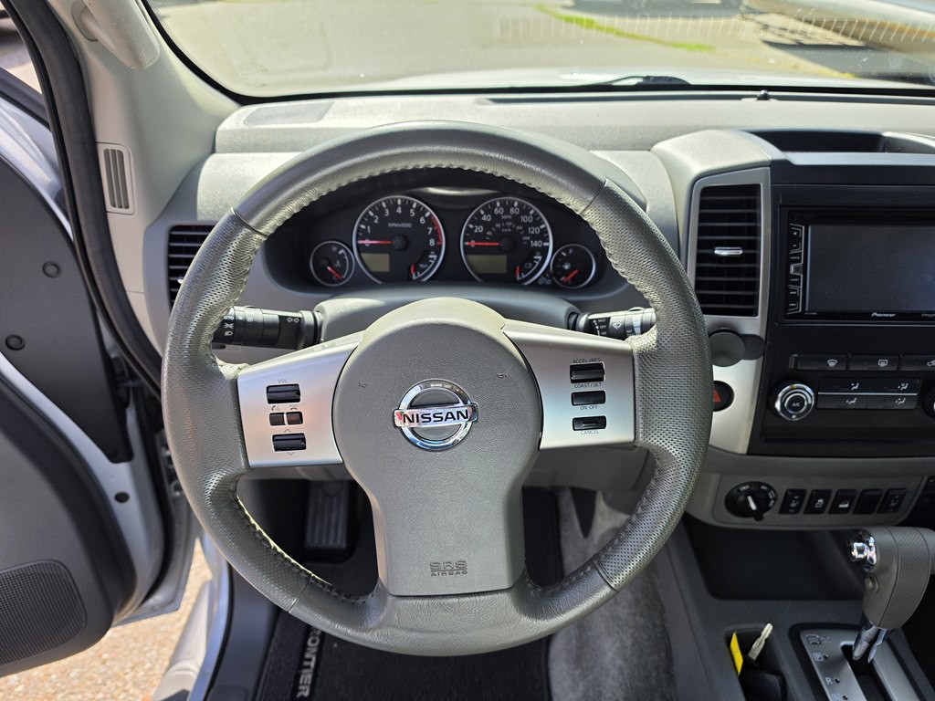 2012 Nissan Frontier Image 12
