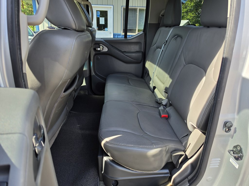 2012 Nissan Frontier Image 20
