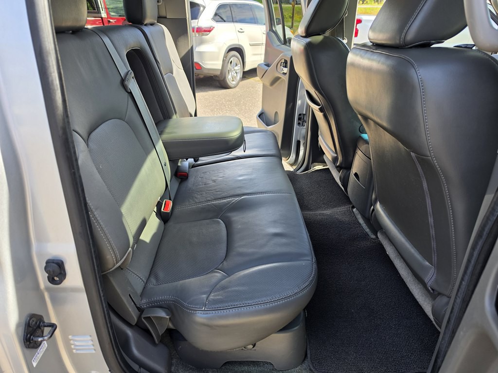 2012 Nissan Frontier Image 21
