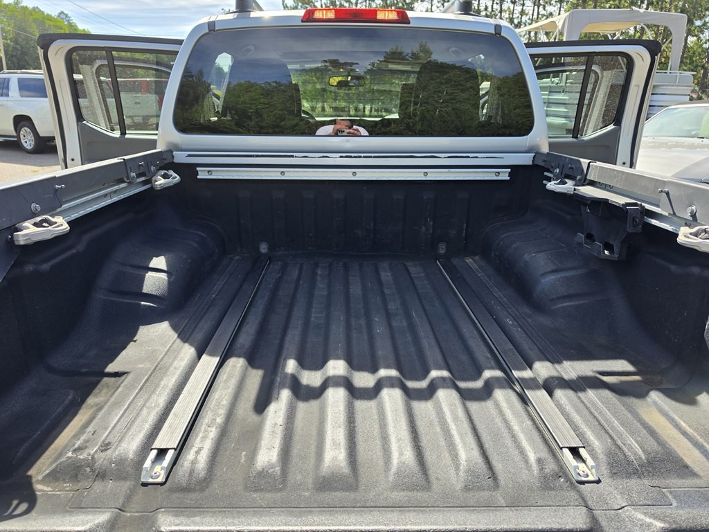 2012 Nissan Frontier Image 26