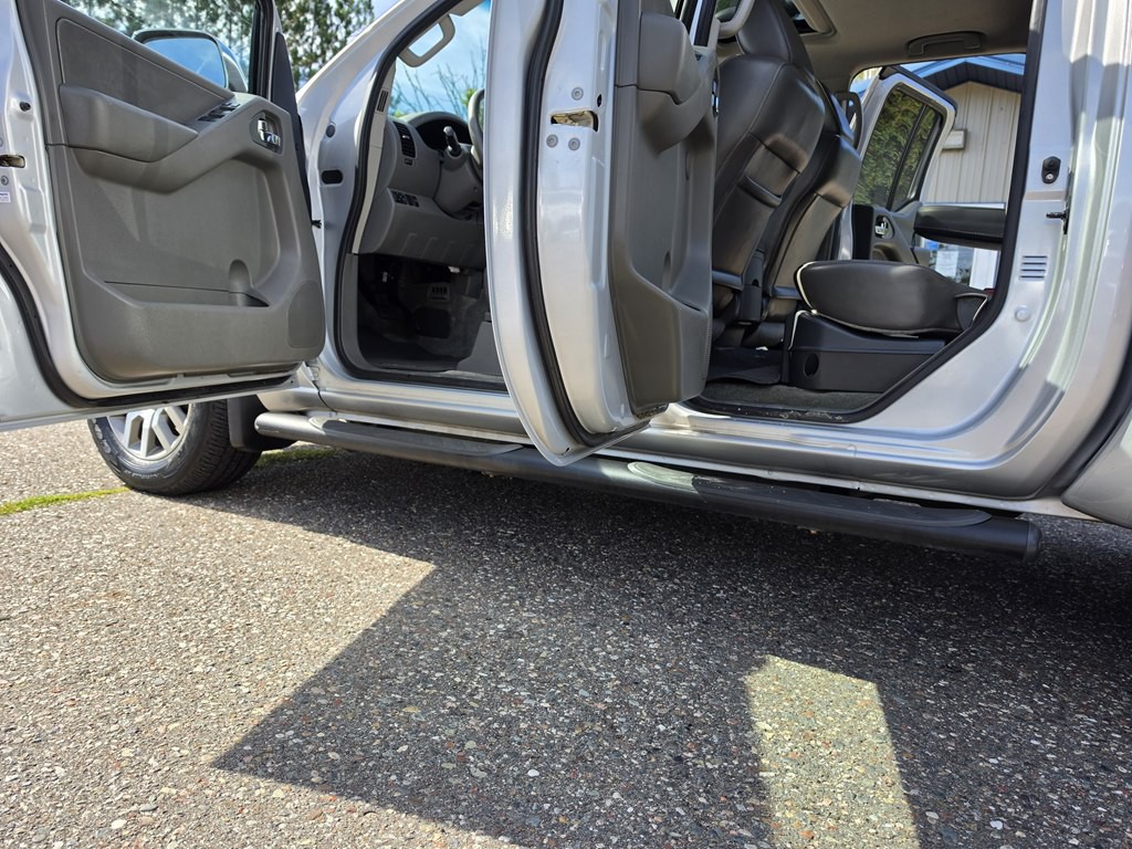 2012 Nissan Frontier Image 30