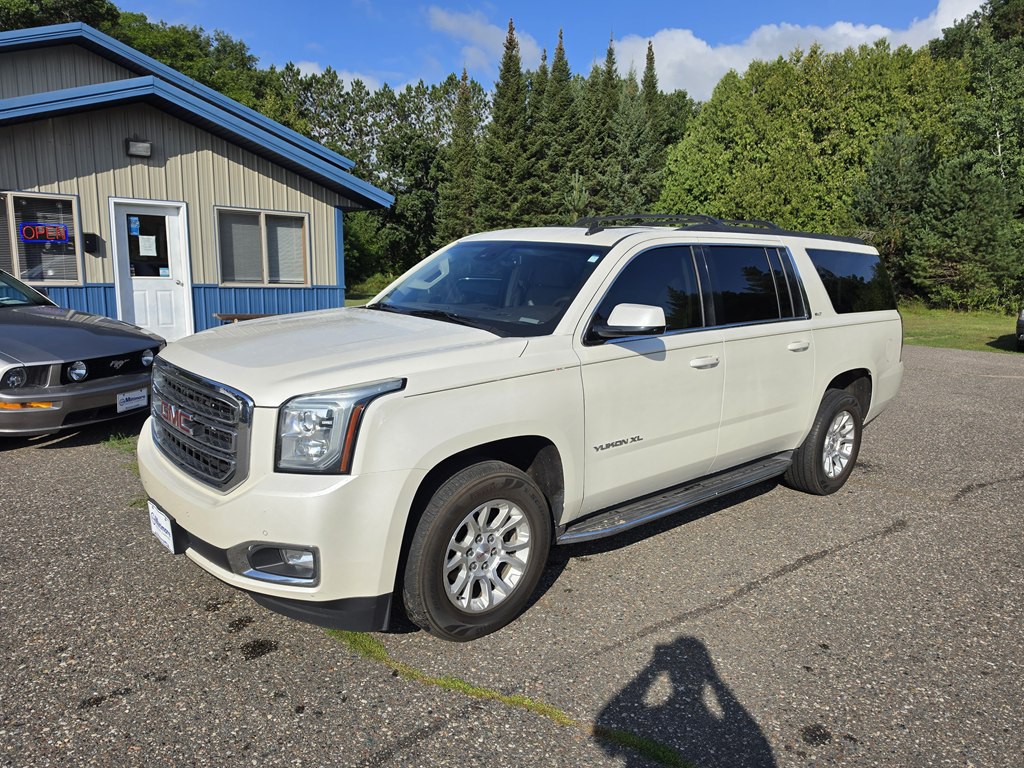 2015 GMC Yukon Image 2