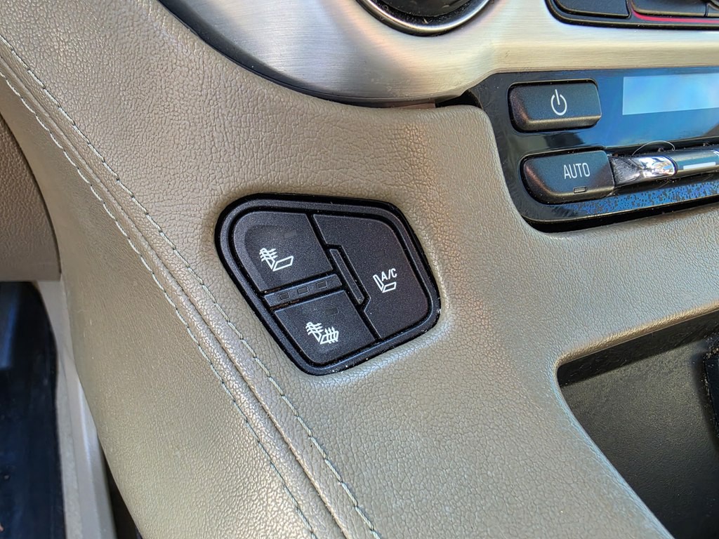 2015 GMC Yukon Image 16