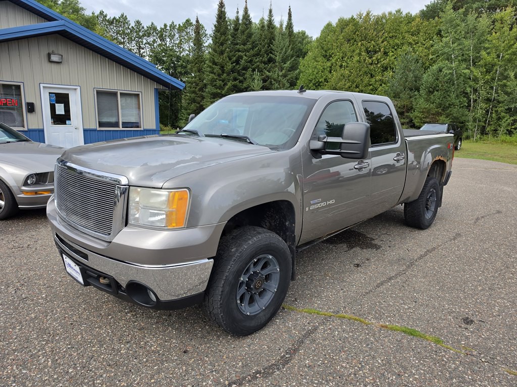 2007 GMC Sierra Image 2