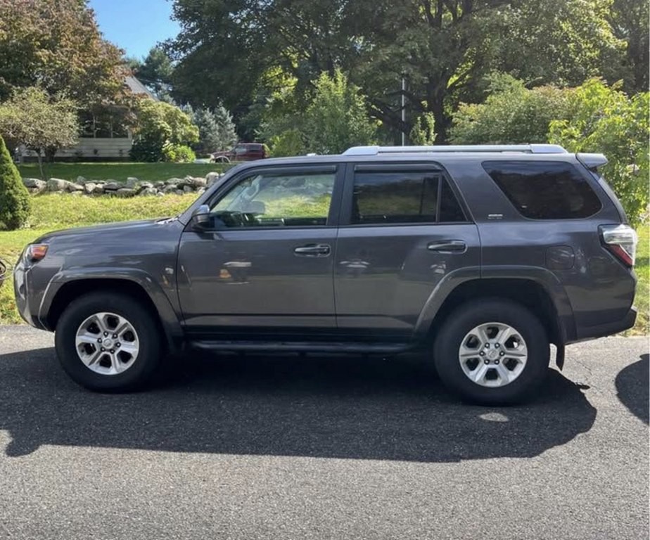 2018 Toyota 4Runner Image 2