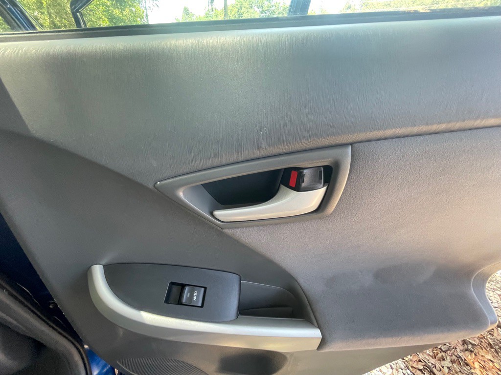 2010 Toyota Prius Image 30