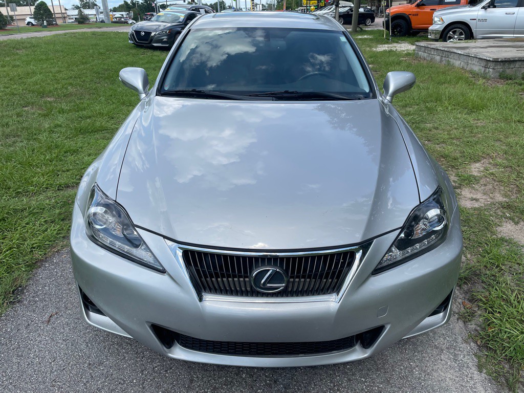 2011 Lexus IS Image 2