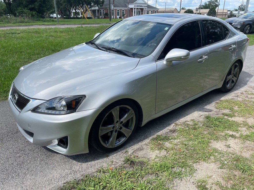 2011 Lexus IS Image 3