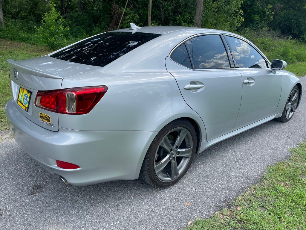2011 Lexus IS Image 7