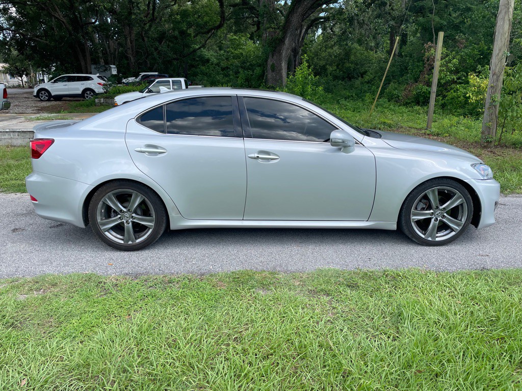 2011 Lexus IS Image 8