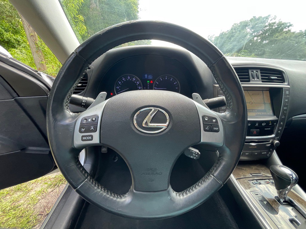 2011 Lexus IS Image 14