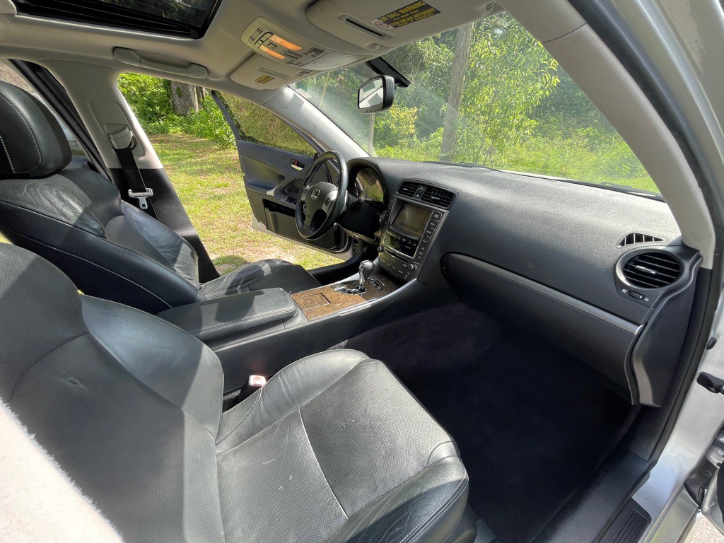 2011 Lexus IS Image 23