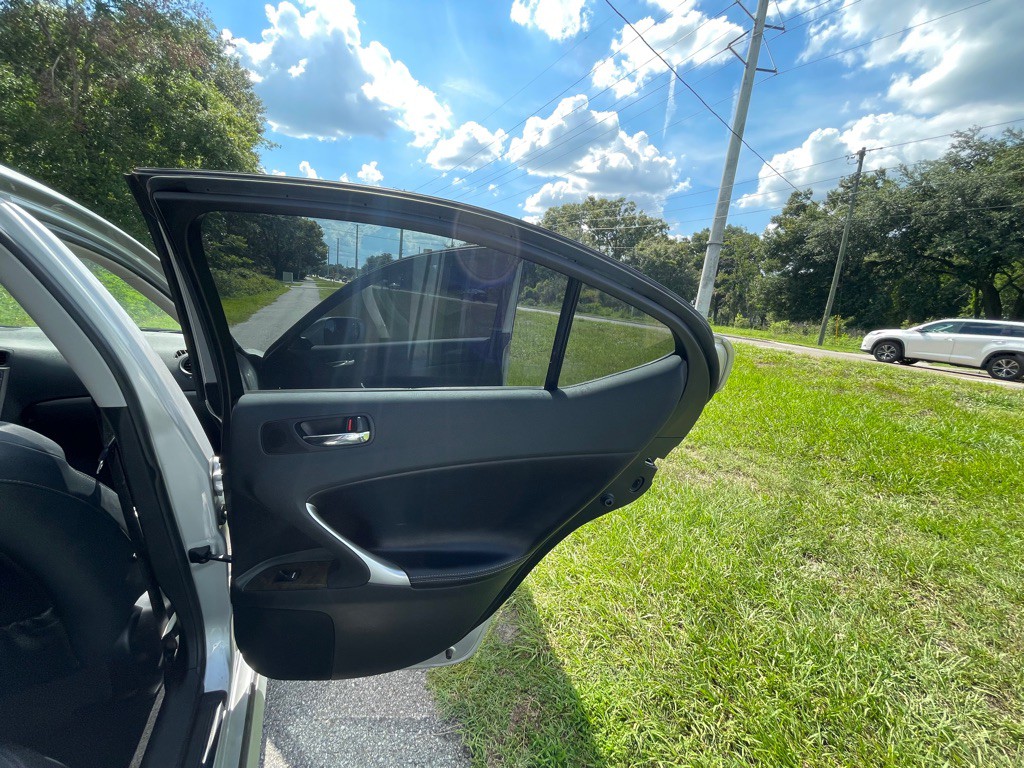 2011 Lexus IS Image 29