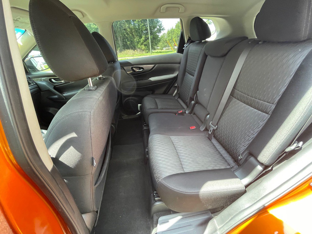 2019 Nissan Rogue Image 16