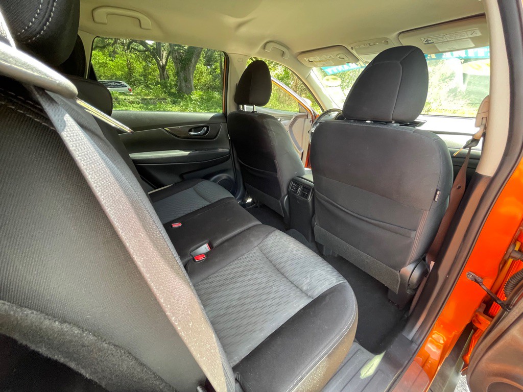 2019 Nissan Rogue Image 18