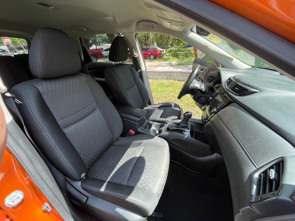 2019 Nissan Rogue Image 21