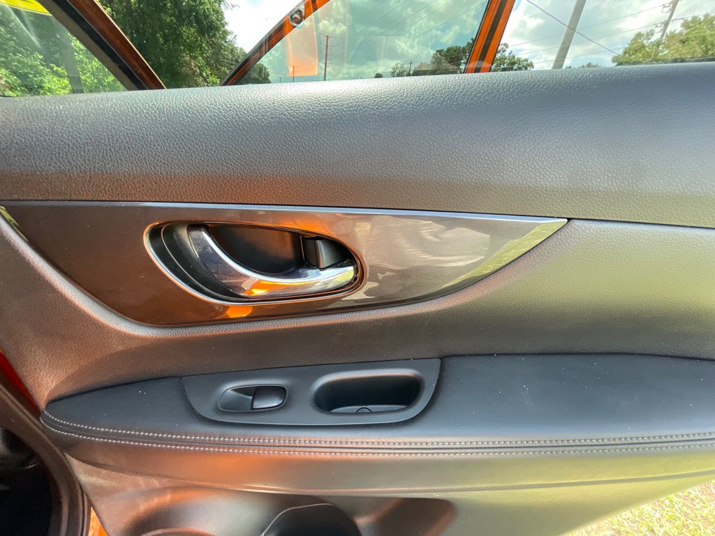 2019 Nissan Rogue Image 28