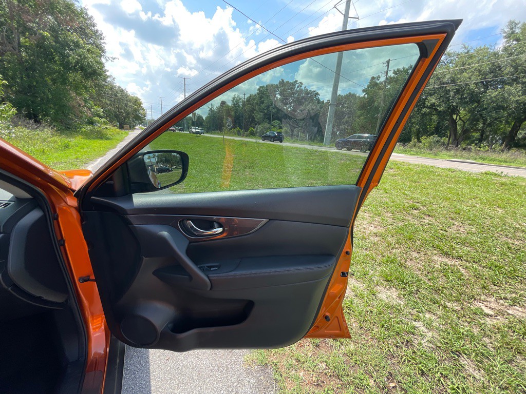 2019 Nissan Rogue Image 29