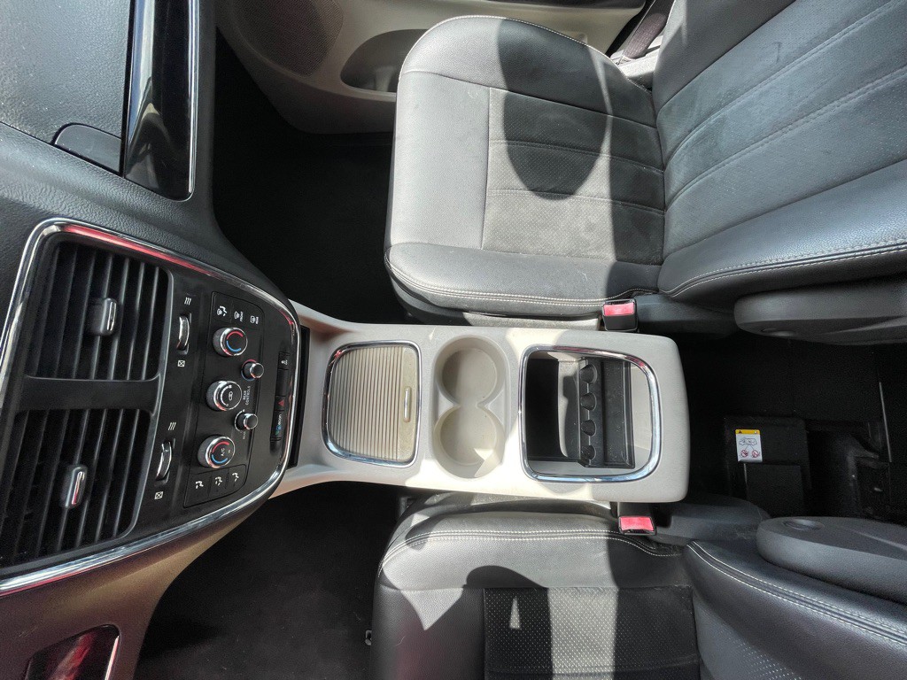 2017 Dodge Grand Caravan Image 9
