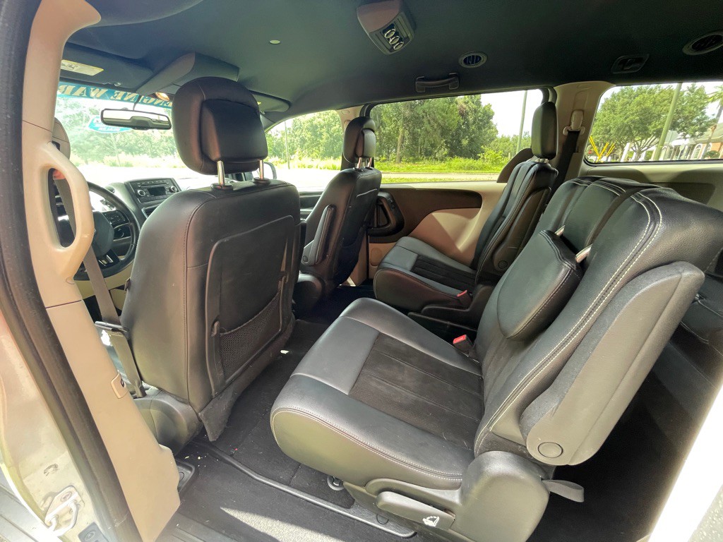 2017 Dodge Grand Caravan Image 12