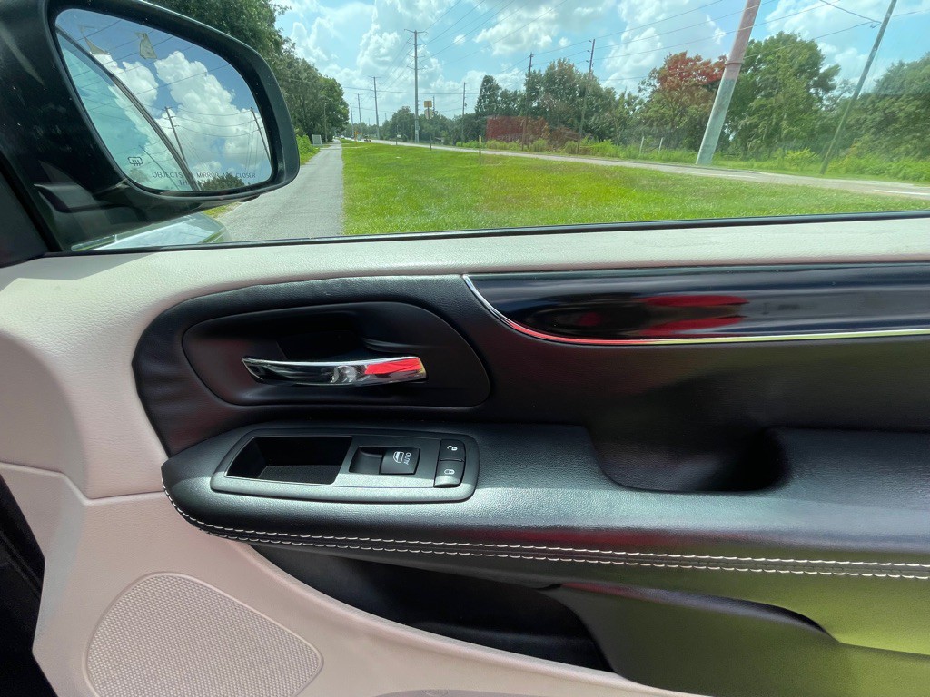 2017 Dodge Grand Caravan Image 23