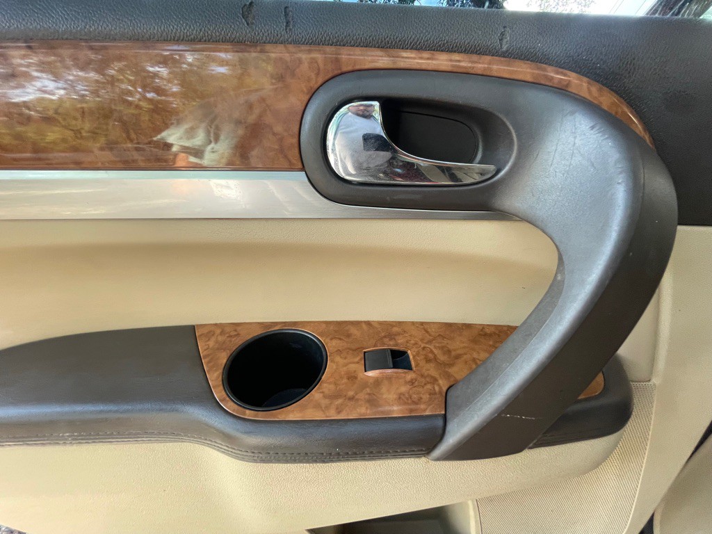 2010 Buick Enclave Image 23