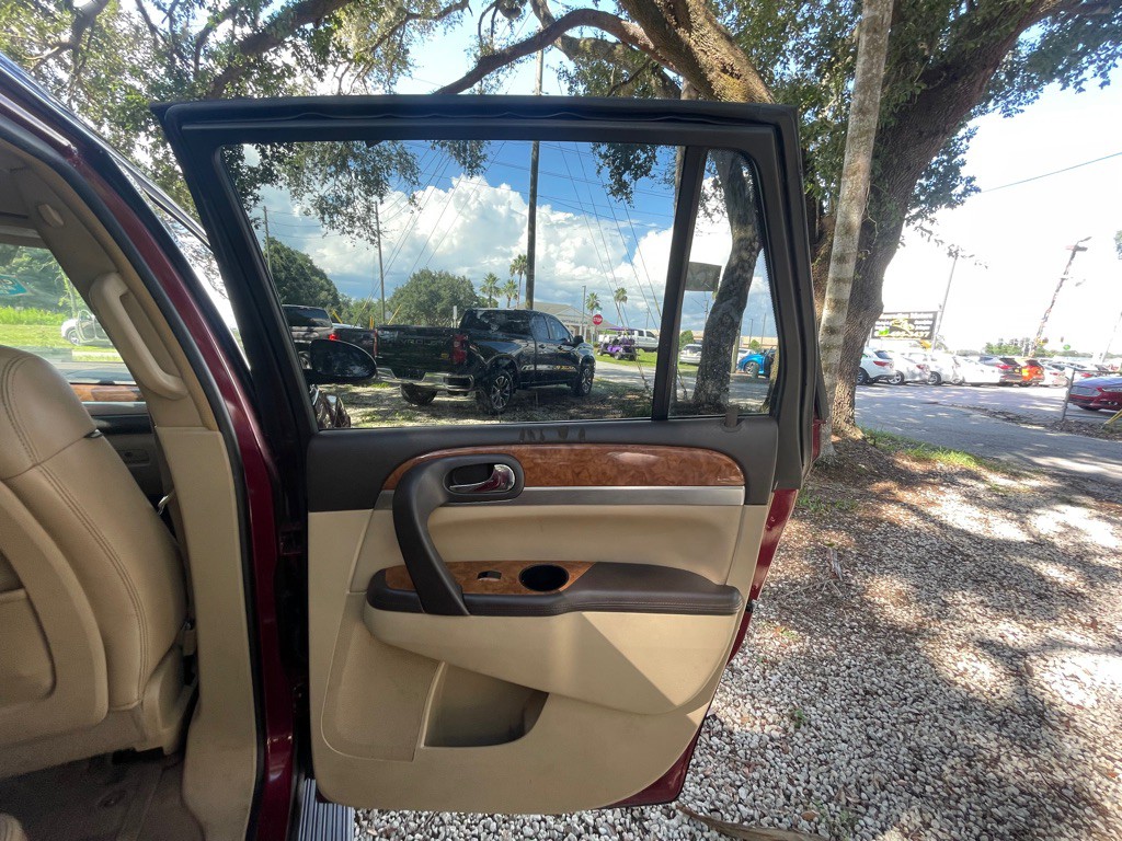 2010 Buick Enclave Image 24