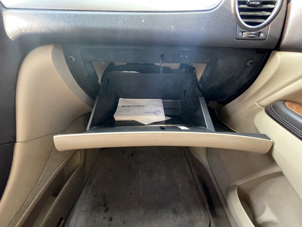 2010 Buick Enclave Image 28