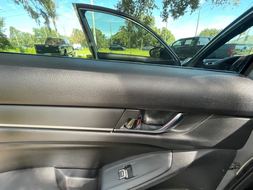 2020 Honda Accord Image 28