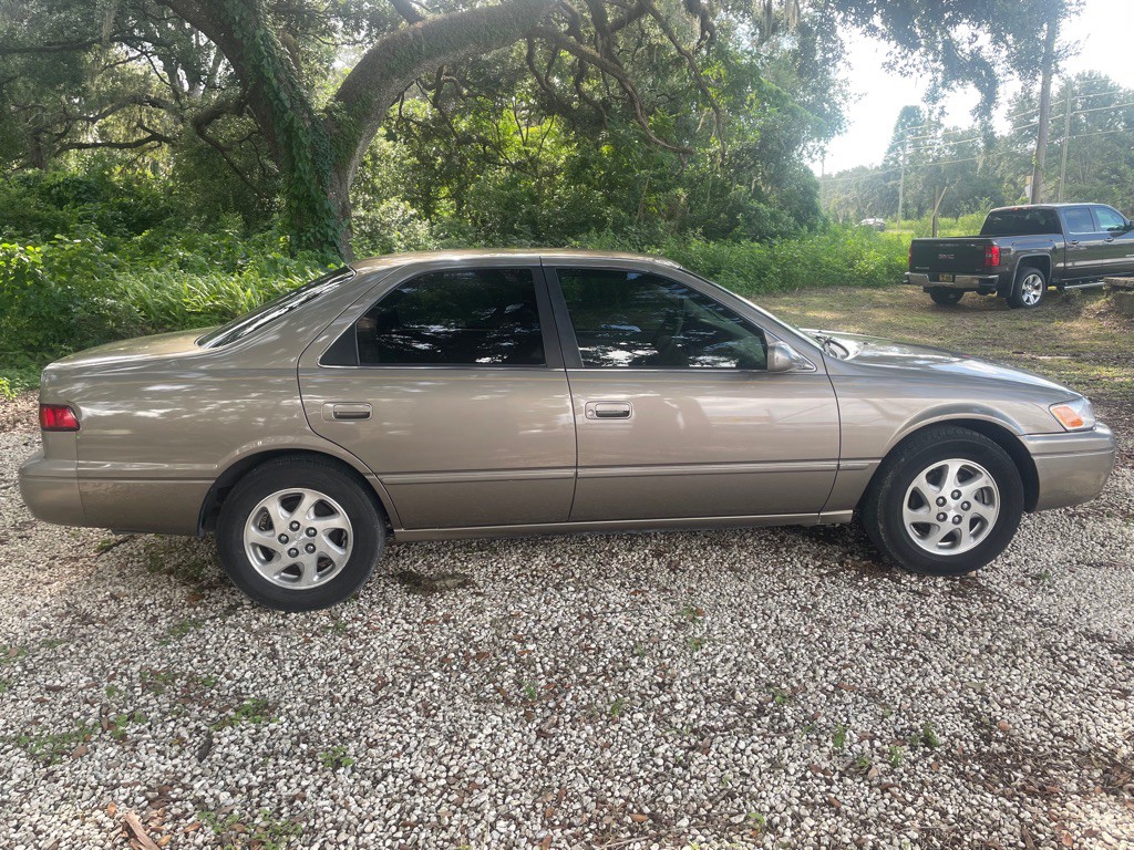 1999 Toyota Camry Image 8