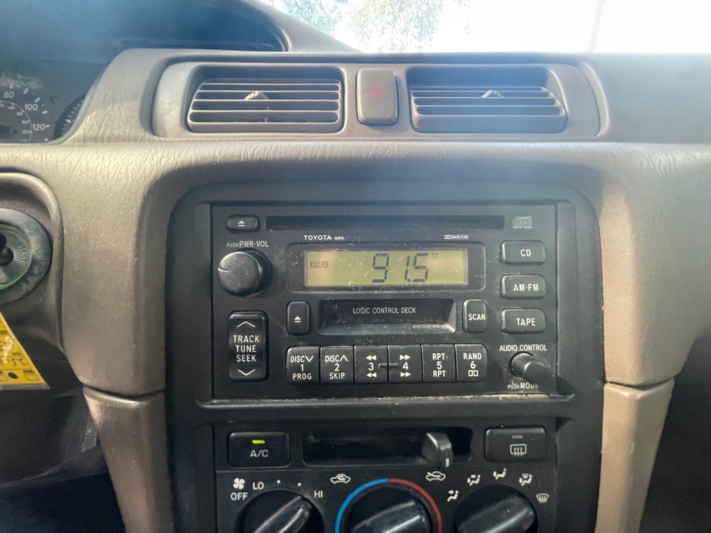 1999 Toyota Camry Image 11