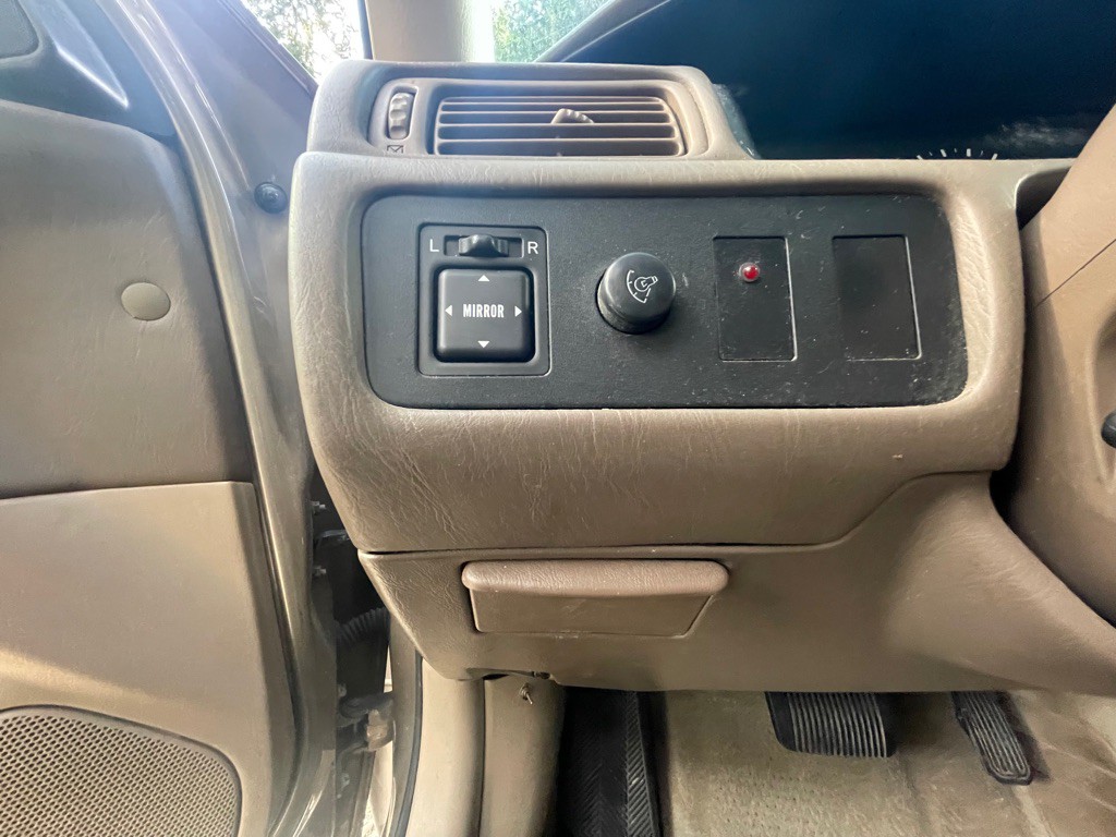 1999 Toyota Camry Image 13