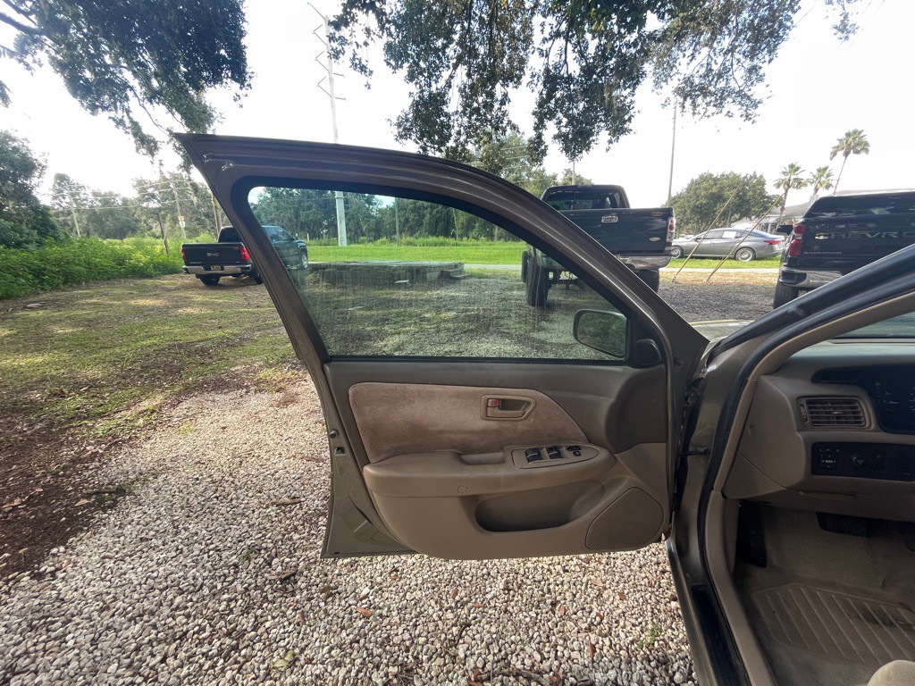 1999 Toyota Camry Image 23