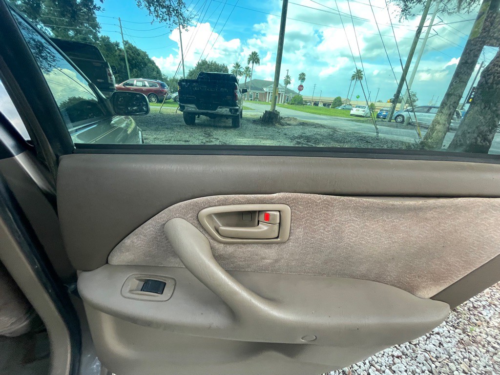 1999 Toyota Camry Image 28