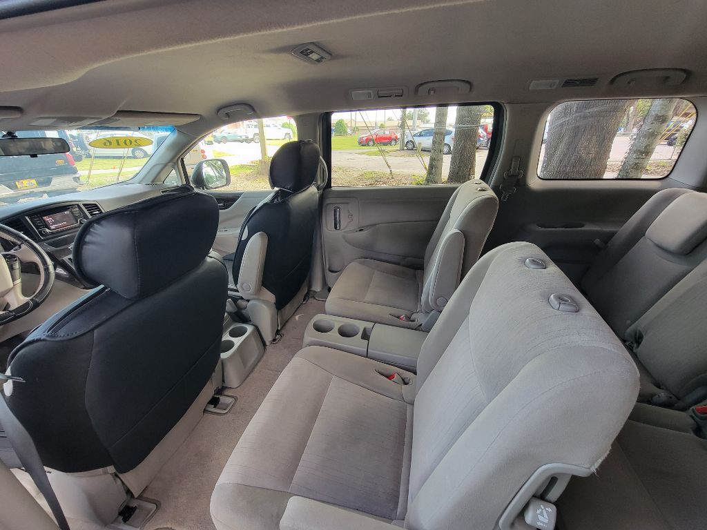 2016 Nissan Quest Image 15