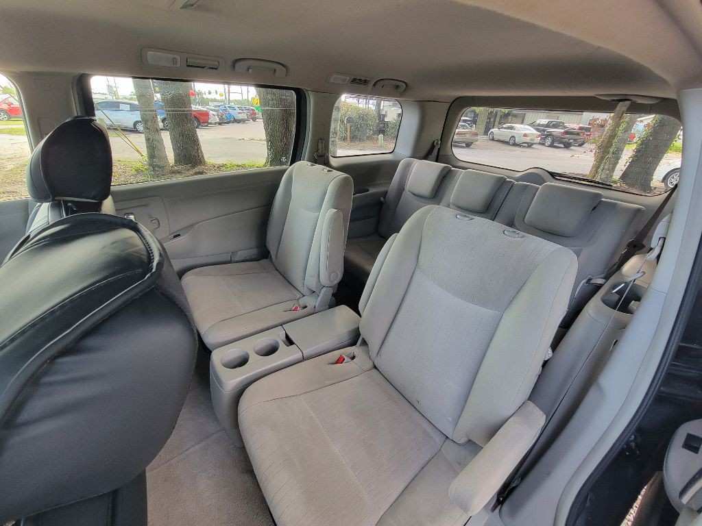 2016 Nissan Quest Image 16