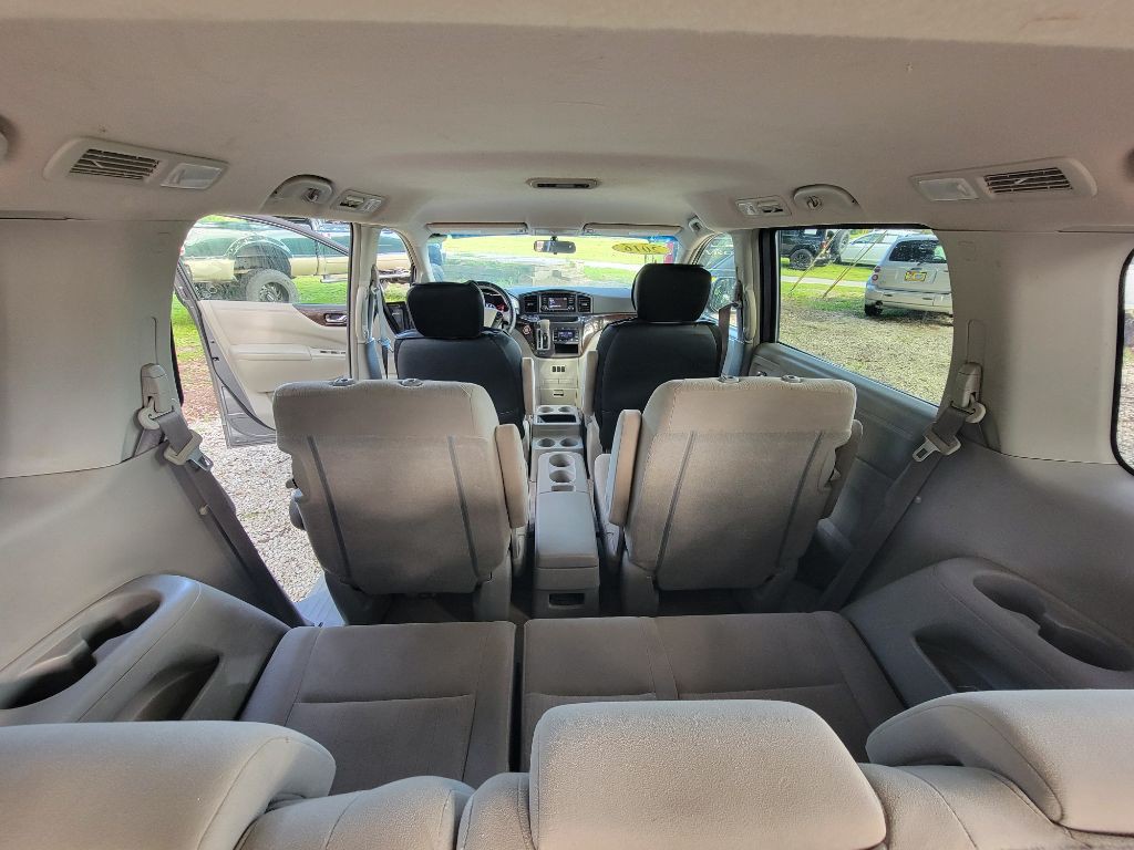 2016 Nissan Quest Image 18
